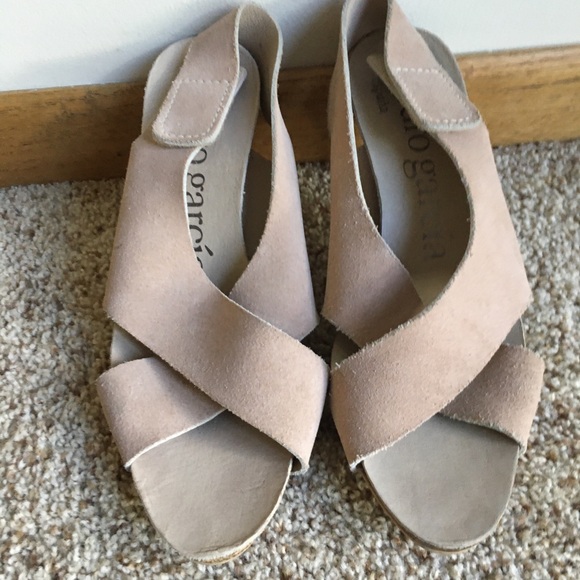 Pedro Garcia Libby Criss-Cross Mid Heel Sandals - Picture 3 of 13